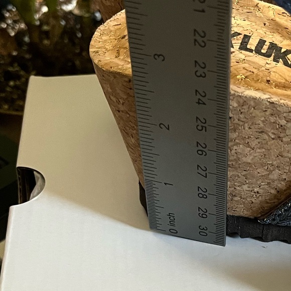 💙 NWT Blue muk Luks Wedge Sandals. Size 8. Brand New! Other colors available! - Picture 4 of 6